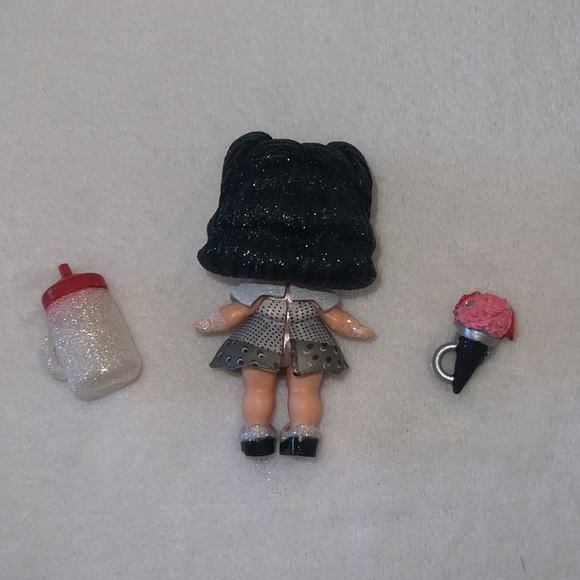 Silver Screen LOL Surprise Doll - Picture 2 of 2